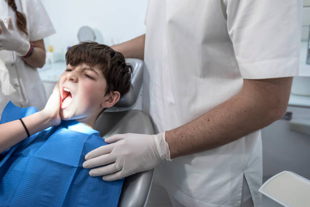 Best Weekend Emergency Dentist in South Les, AK